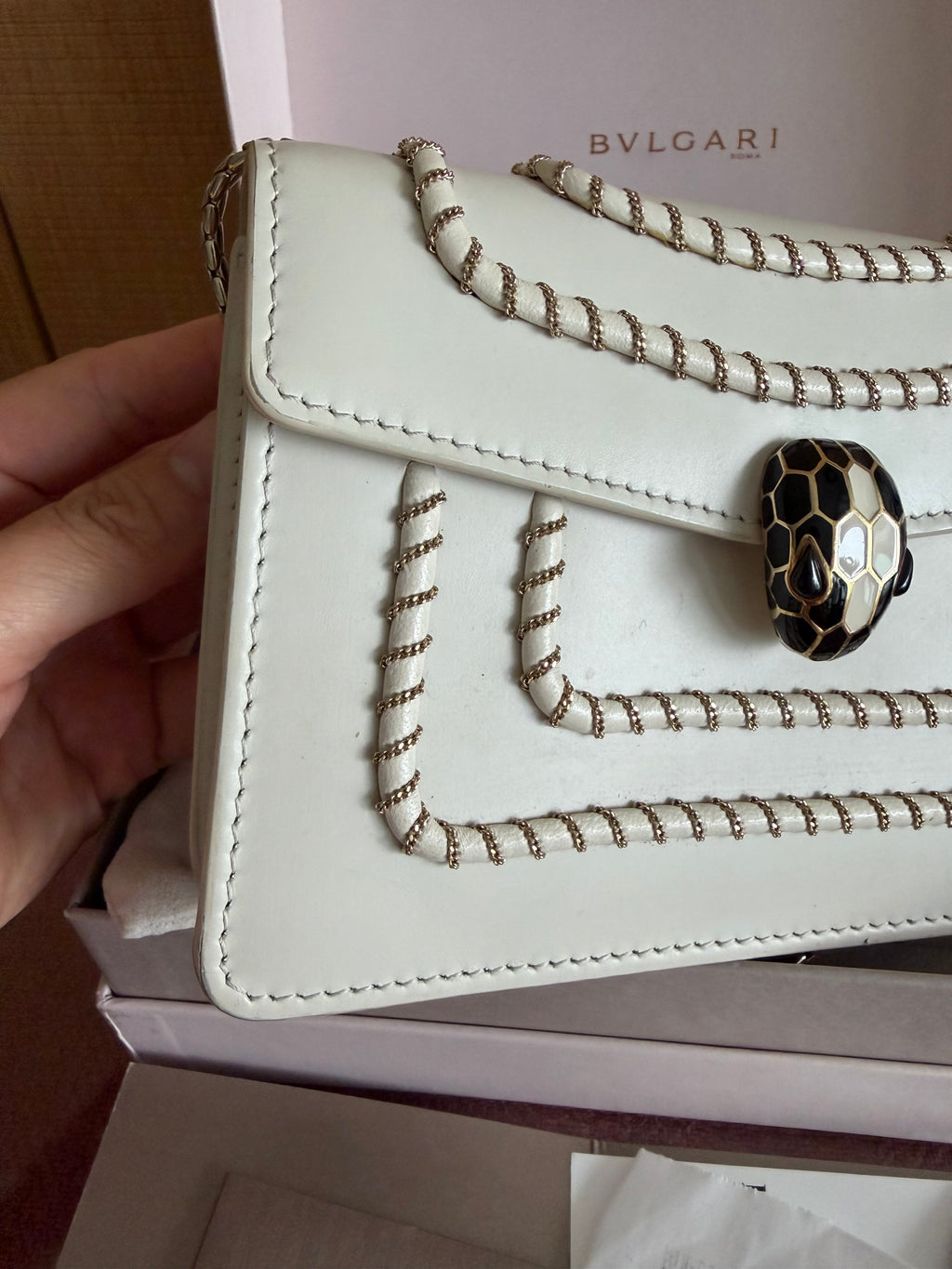 BVLGARI  Serpenti -Sac à chaîne en cuir Blanc -Excellent état