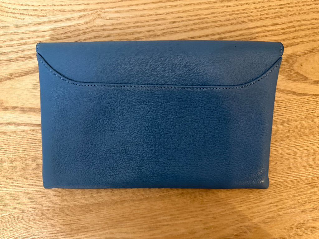 Pochette Givenchy en cuir grainé bleu