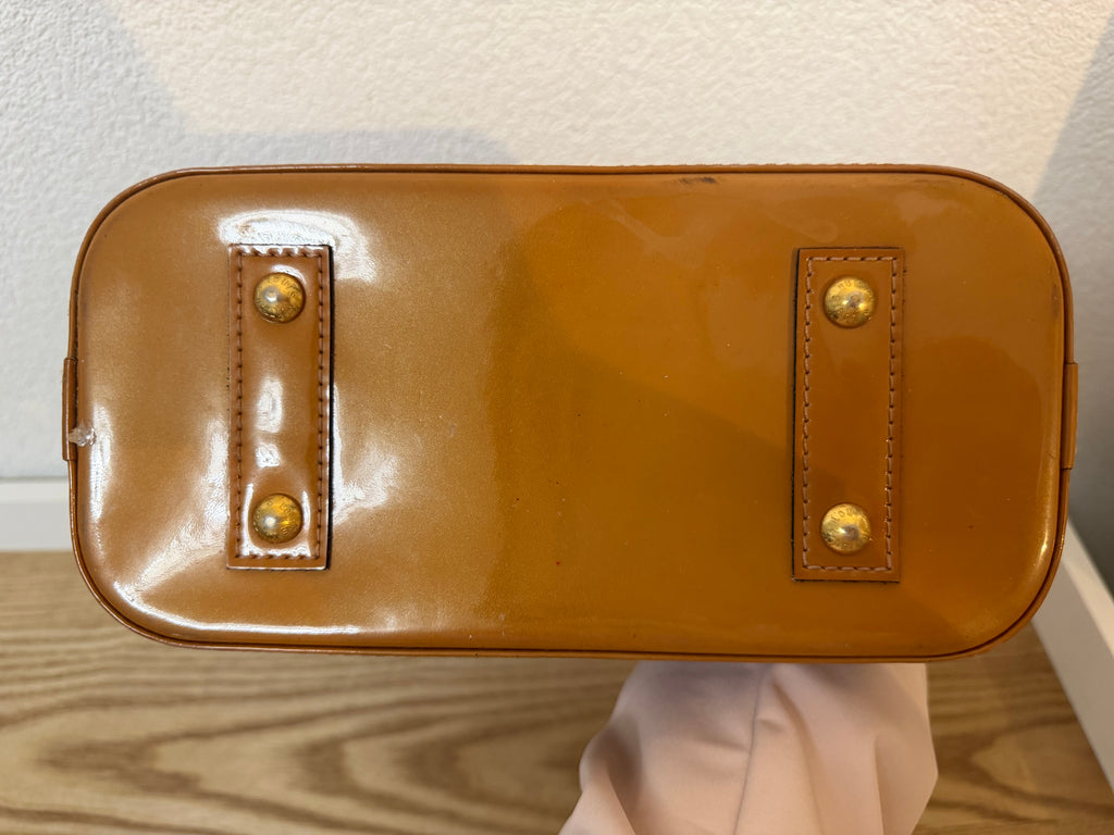 Sac Louis Vuitton Alma BB en cuir verni Monogram